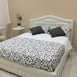 Queen Chic Apartment